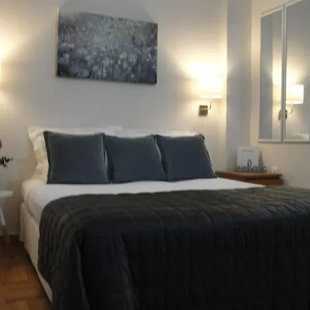 Lux Studio Apartment At Kolonaki-3